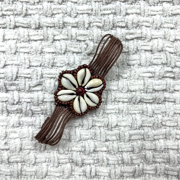 Y2K Cowrie Shell Floral Beachy Bracelet - Picture 2 of 8